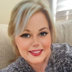 Meet your Posher, Ena